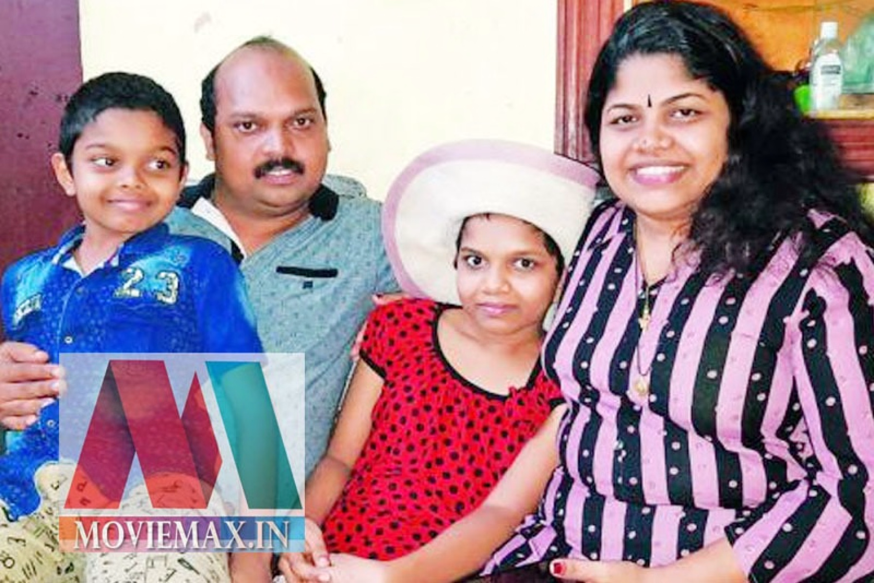 കുടുകുടെ ചിരിപ്പിക്കുന്ന രശ്‌മി അനിലിൻ്റെ കുടുംബവിശേഷം